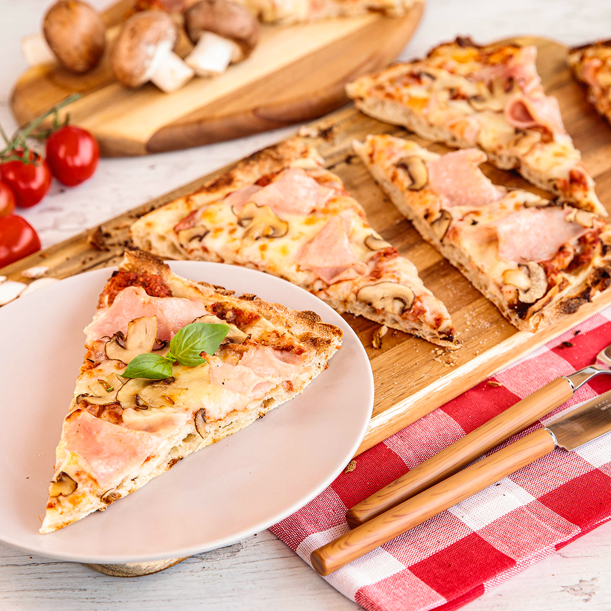 prosciutto e fungi 1 detaliu